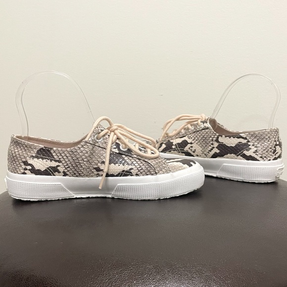 Superga Ivory Taupe Gray White Snakeskin Print Lace Up Sneakers 6 Faux Leather - Picture 6 of 12